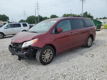  Salvage Toyota Sienna