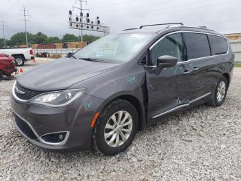  Salvage Chrysler Pacifica