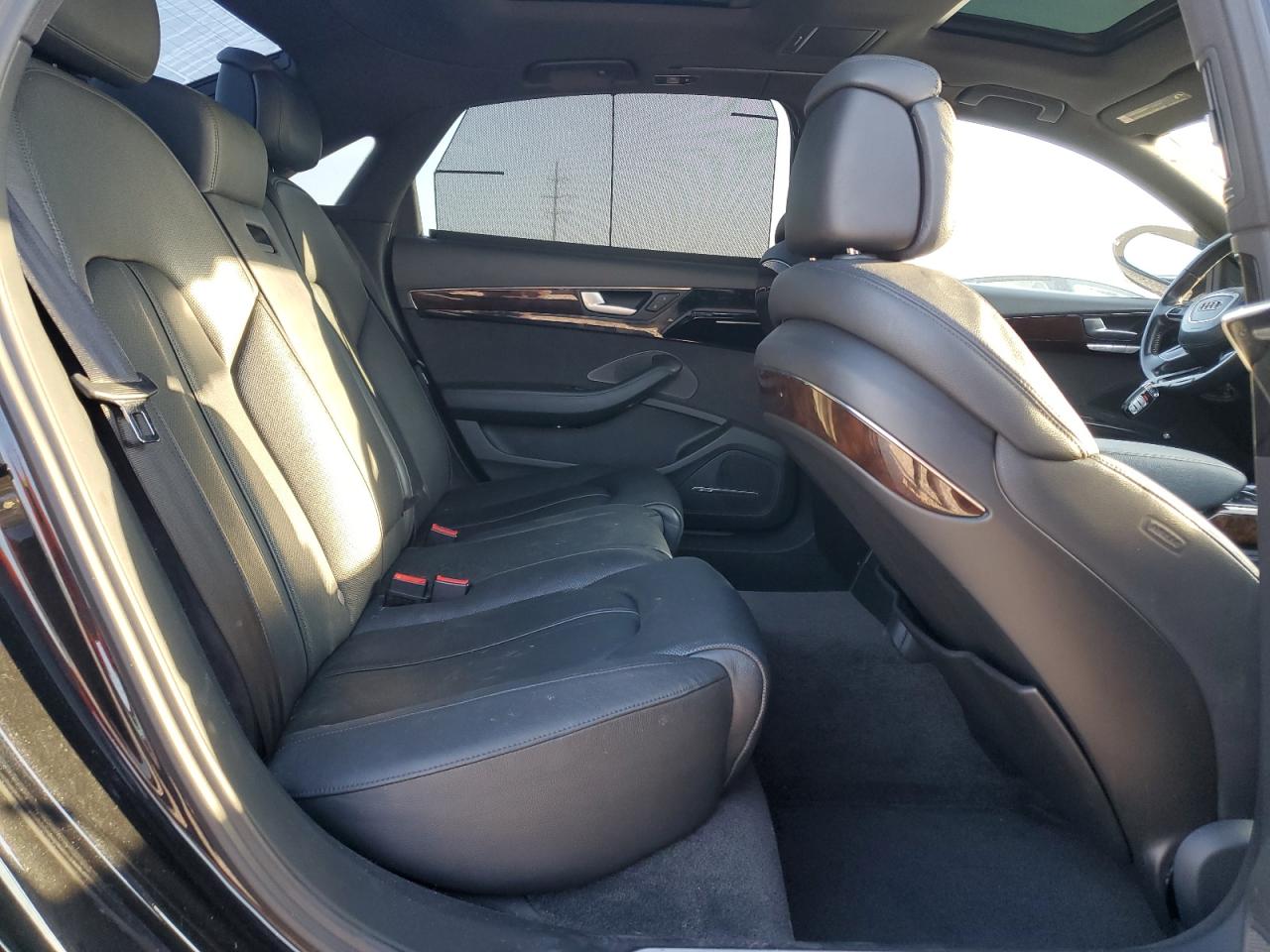 Audi A8 L Quattro Image 10