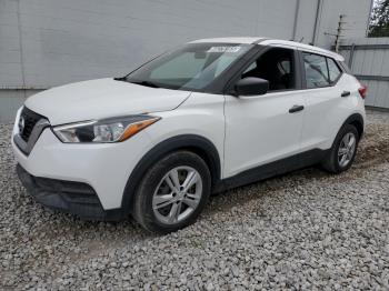  Salvage Nissan Kicks