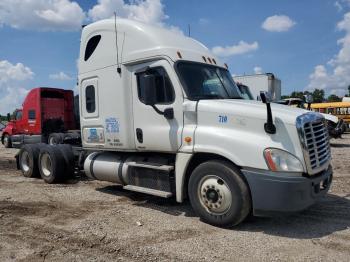  Salvage Freightliner Cascadia 1