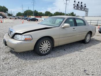  Salvage Lincoln Towncar