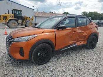  Salvage Nissan Kicks