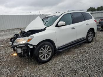  Salvage Nissan Pathfinder