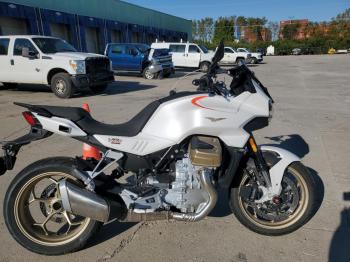  Salvage Moto Guzzi V100 Mande