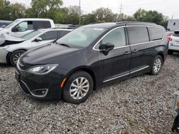  Salvage Chrysler Pacifica