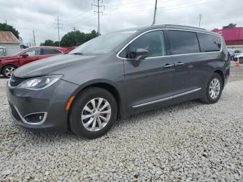  Salvage Chrysler Pacifica