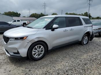  Salvage Kia Carnival