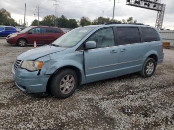  Salvage Chrysler Minivan