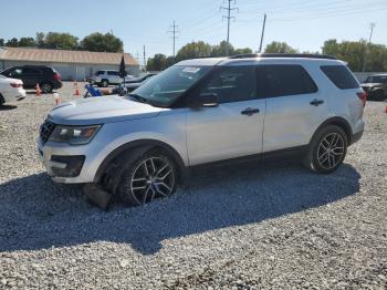  Salvage Ford Explorer