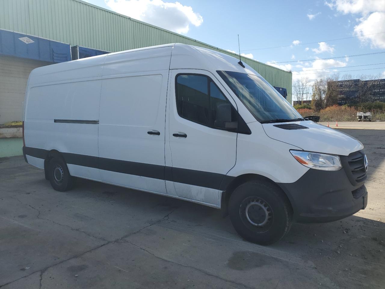 Mercedes-Benz Sprinter 2500 Image 2