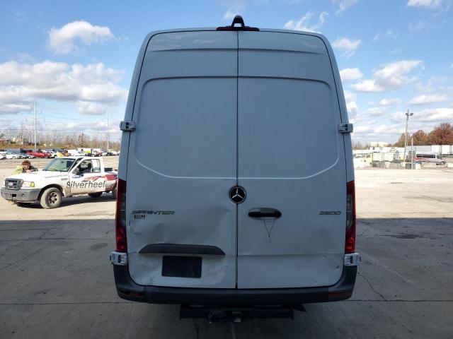 Mercedes-Benz Sprinter 2500 Image 6