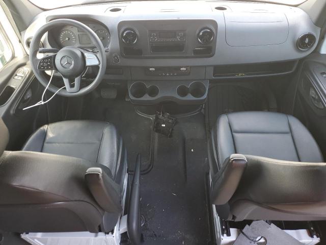 Mercedes-Benz Sprinter 2500 Image 12