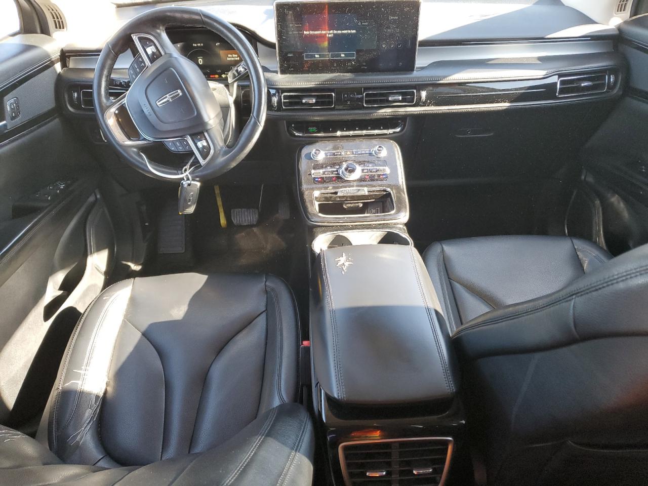 Lincoln Nautilus Image 12