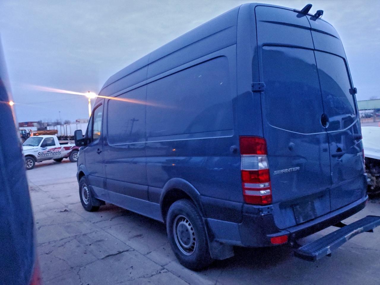 Mercedes-Benz Sprinter 2500 Image 2