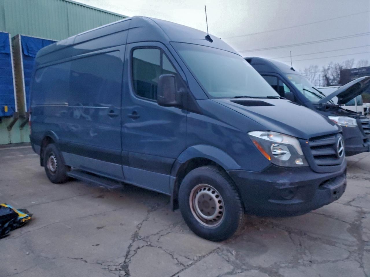 Mercedes-Benz Sprinter 2500 Image 11