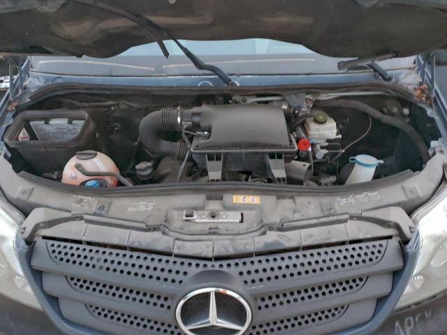 Mercedes-Benz Sprinter 2500 Image 12