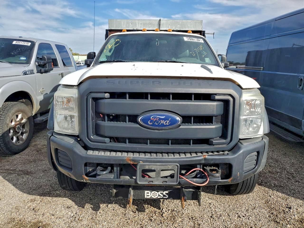 Ford F-450 Super Duty Image 9