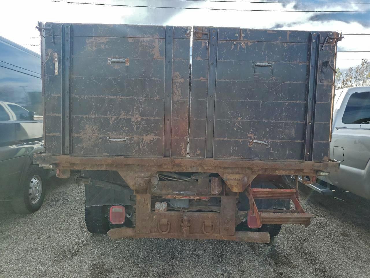 Ford F-450 Super Duty Image 4