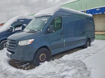  Salvage Mercedes-Benz Sprinter