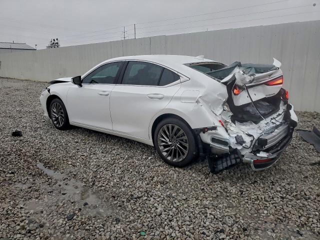 Lexus Es 300h Base Image 2