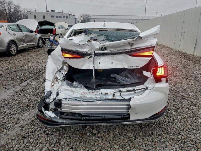 Lexus Es 300h Base Image 7