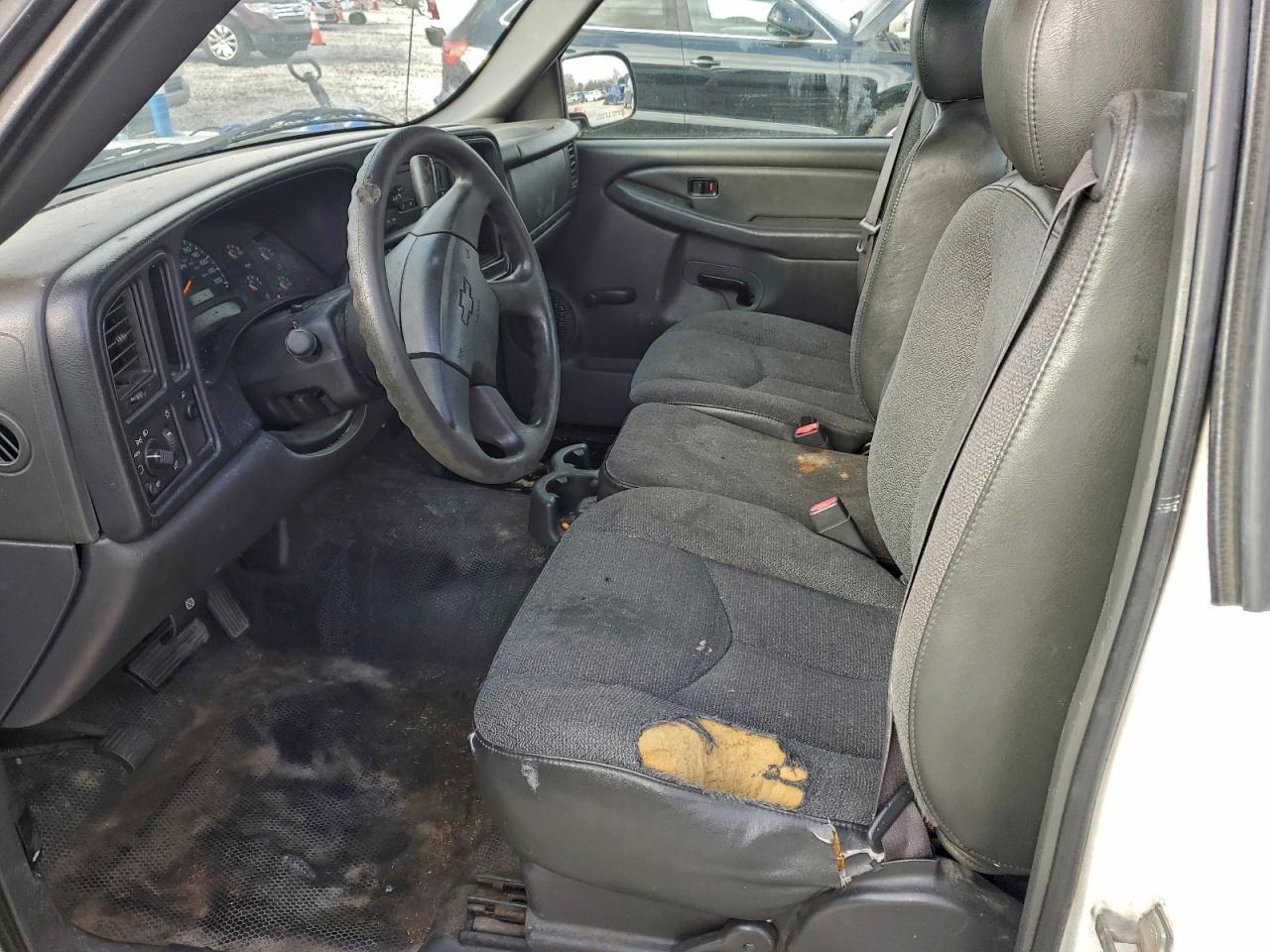 Chevrolet Silverado C1500 Image 7