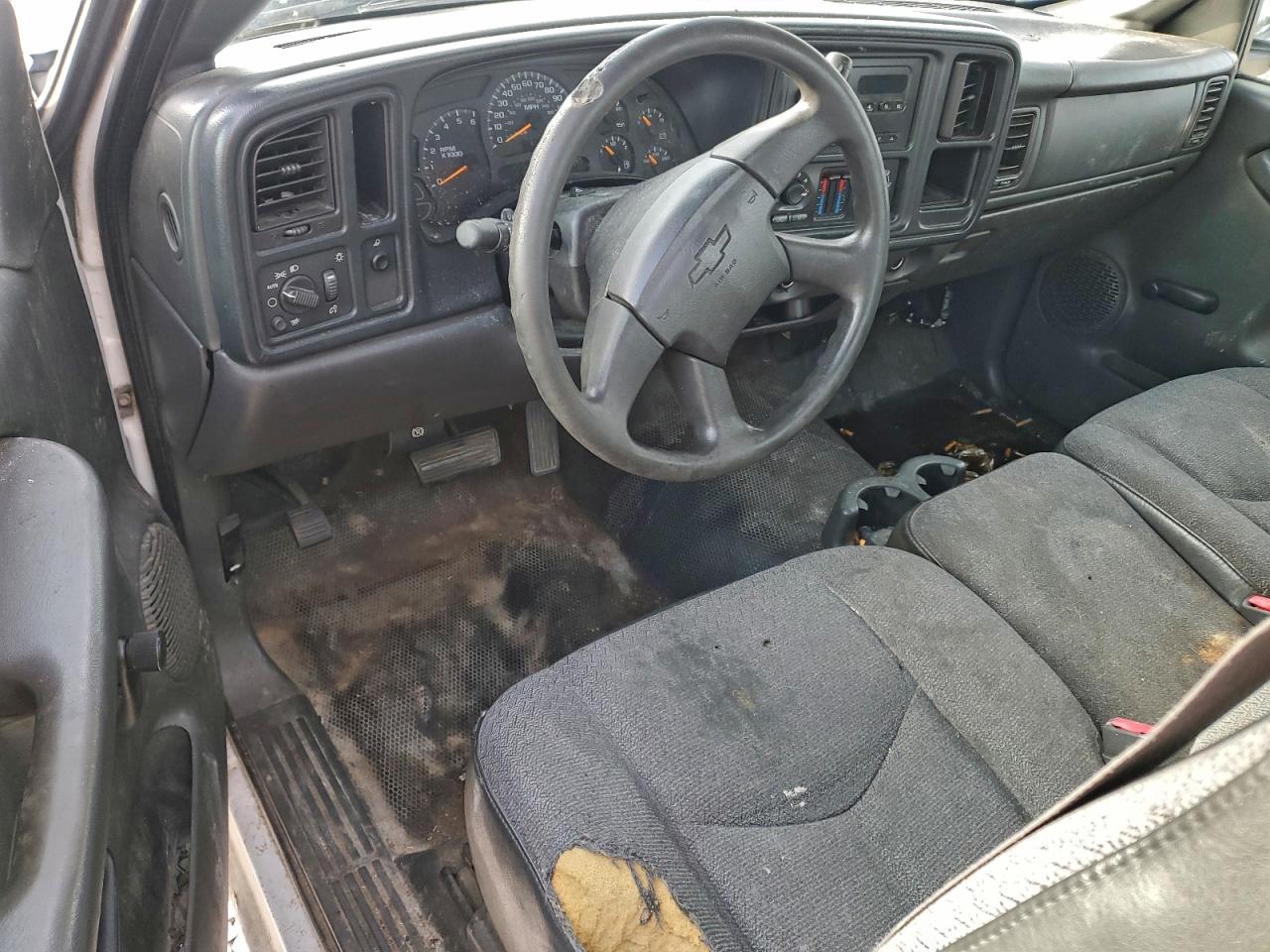 Chevrolet Silverado C1500 Image 11