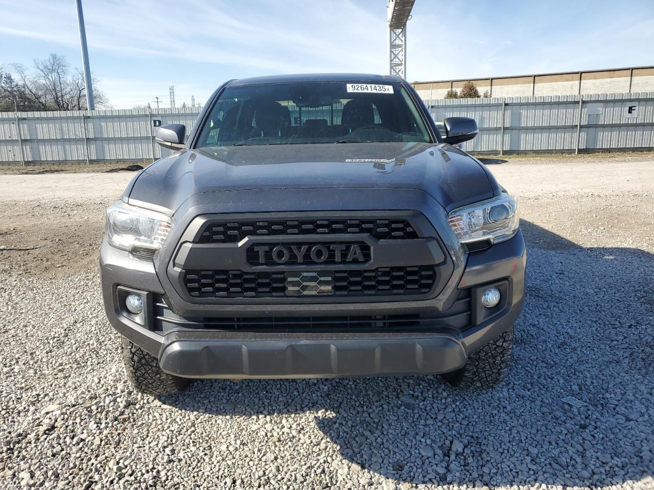 Toyota Tacoma Double Cab Image 9