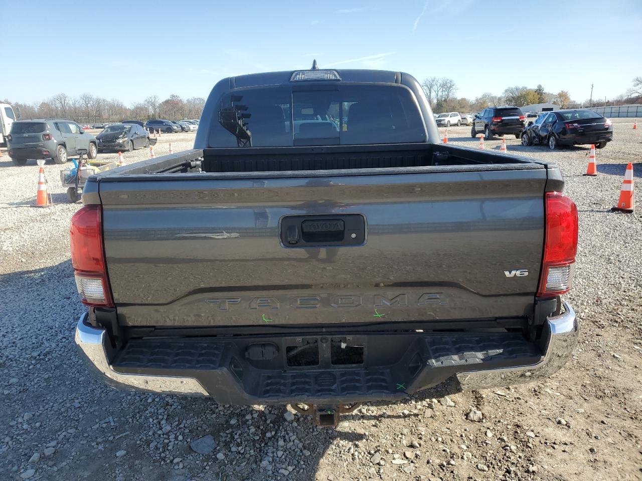 Toyota Tacoma Double Cab Image 2