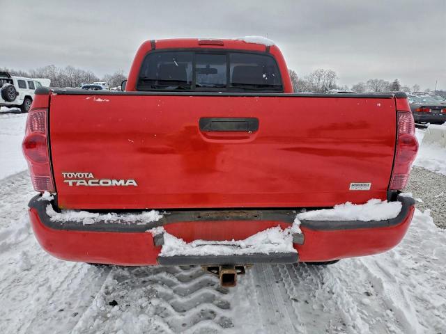 Toyota Tacoma Image 4