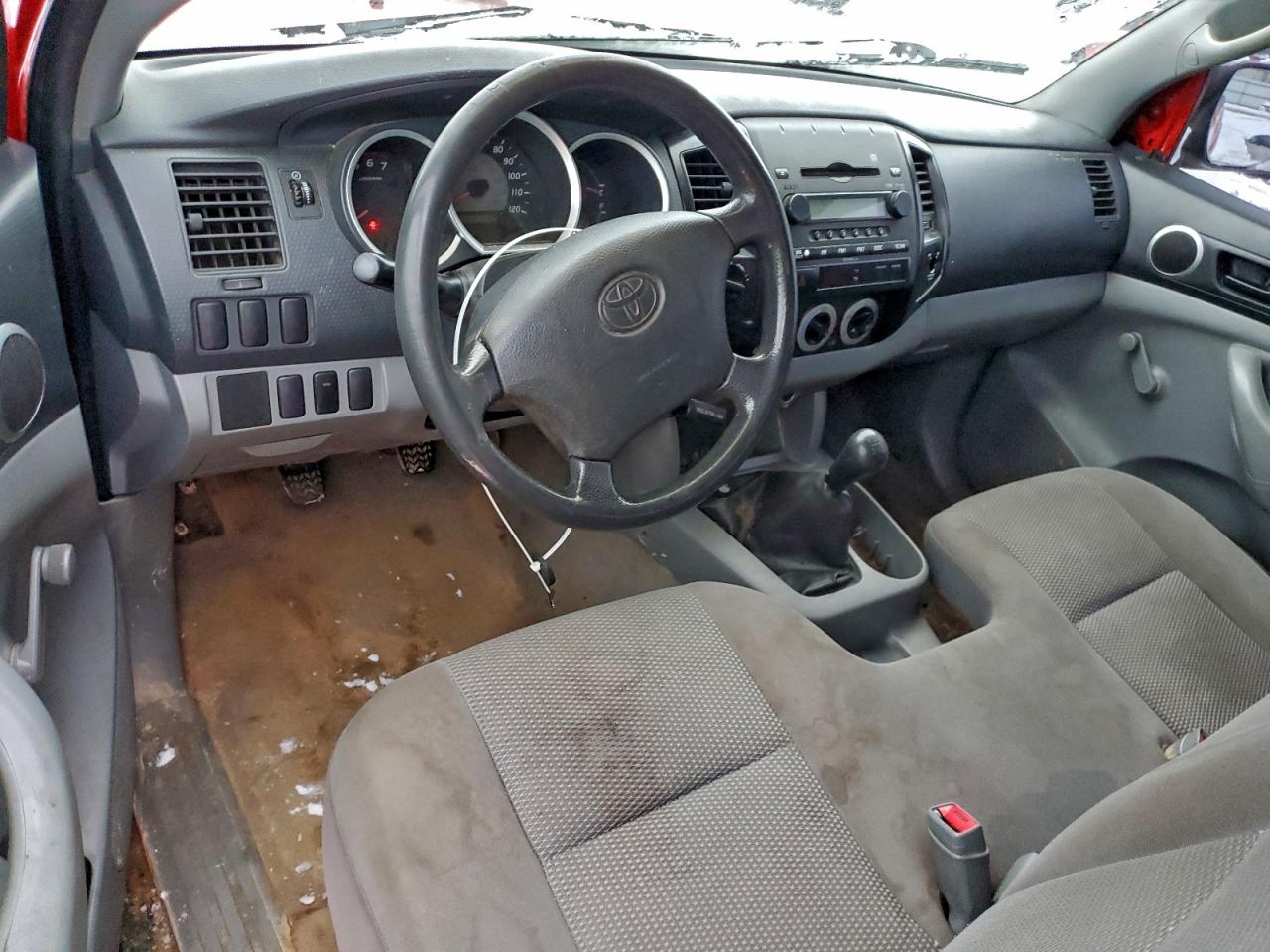 Toyota Tacoma Image 6