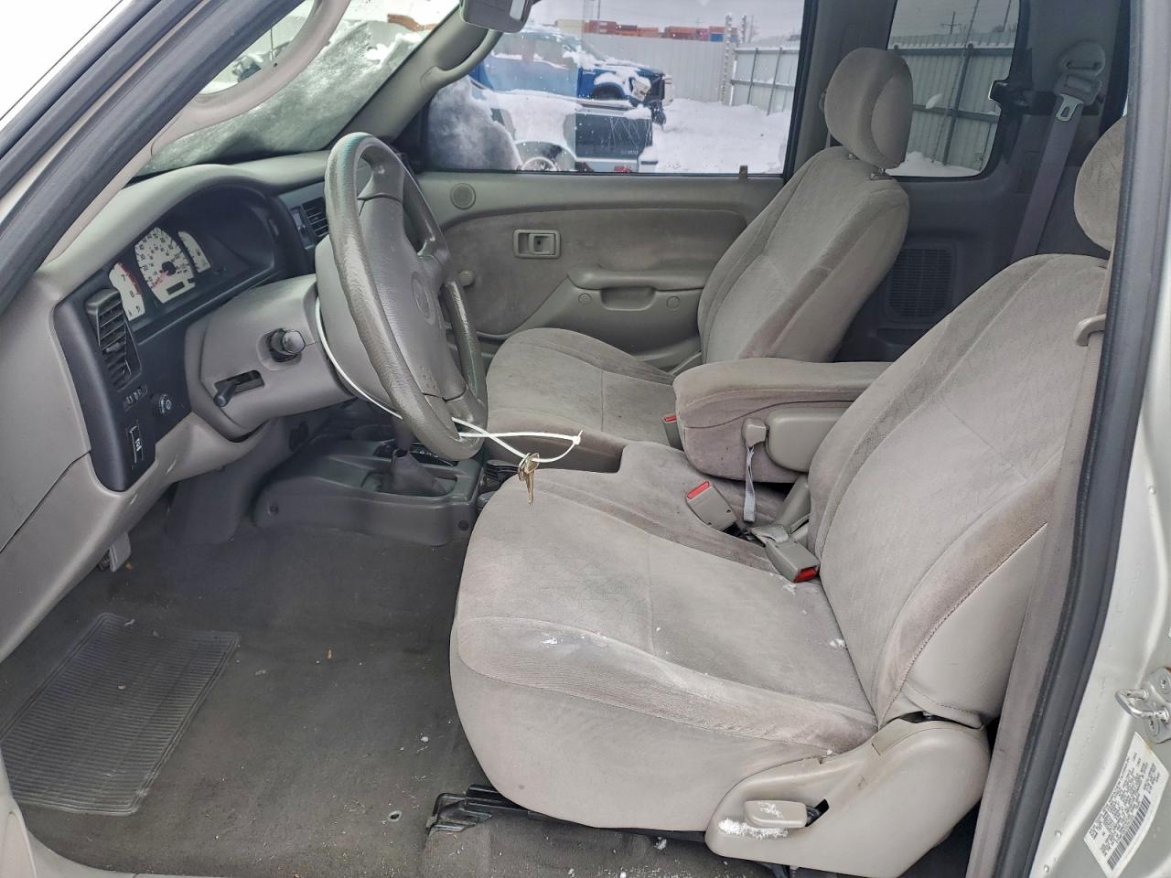 Toyota Tacoma Xtracab Image 3