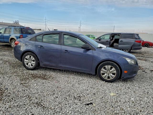 Chevrolet Cruze Ls Image 3