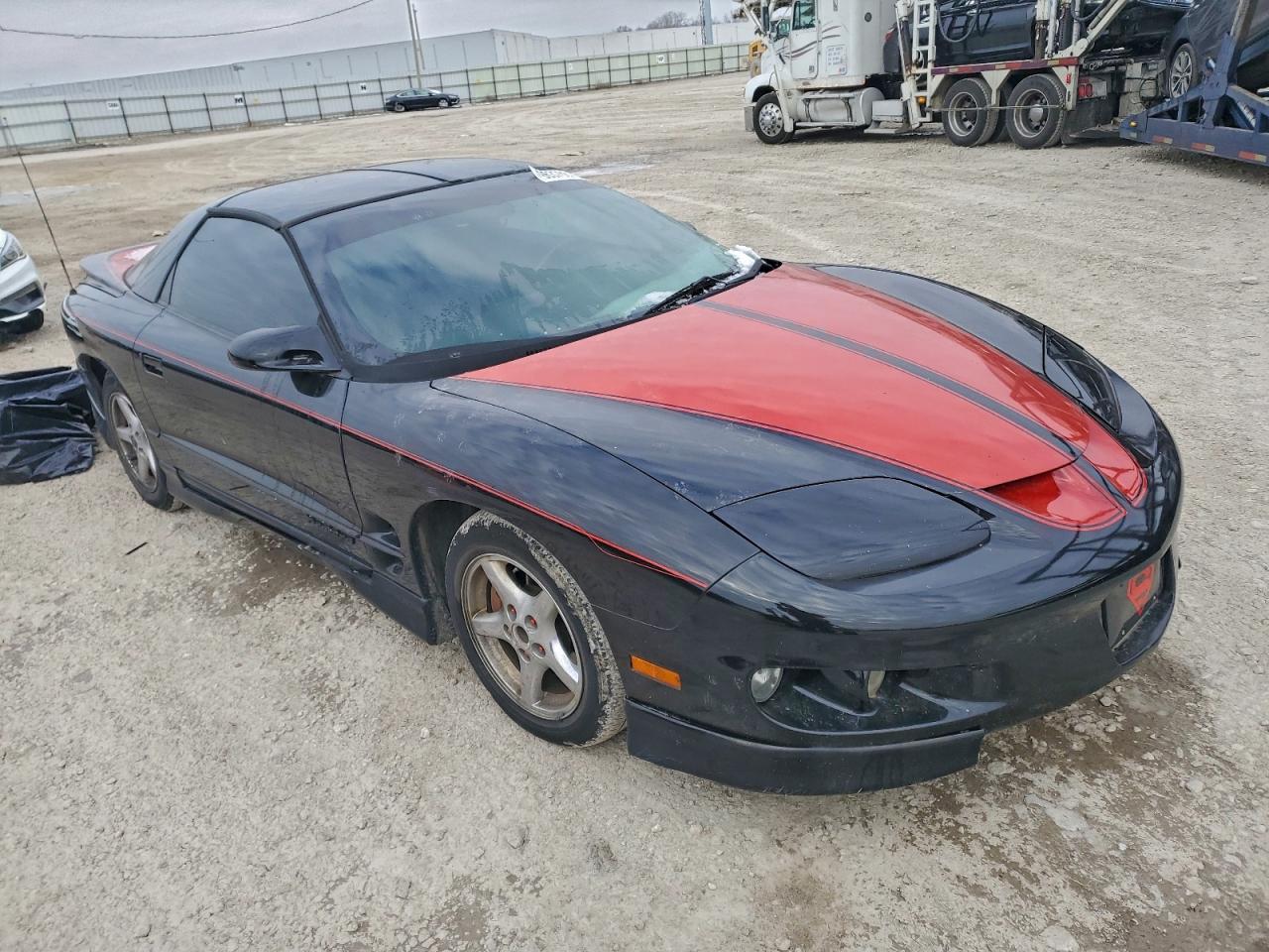 Pontiac Firebird Image 4