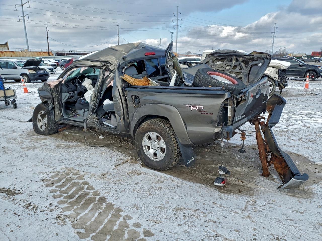 Toyota Tacoma Double Cab Image 4