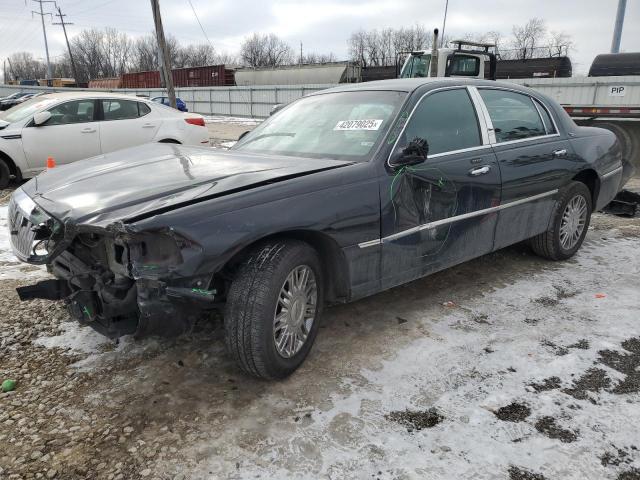  Salvage Lincoln Towncar
