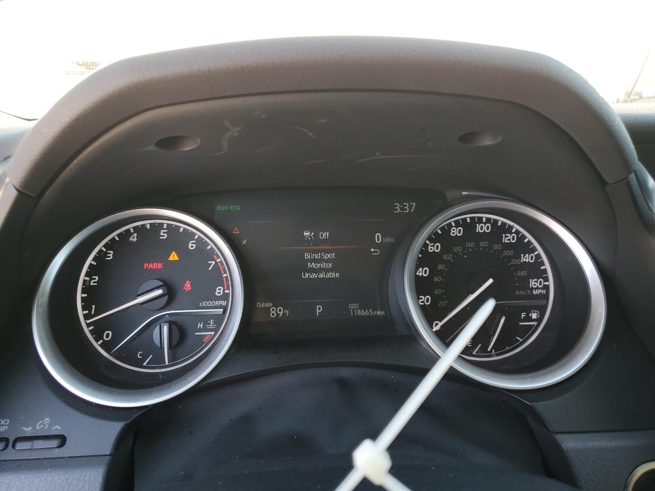 Toyota Camry Xle Image 12