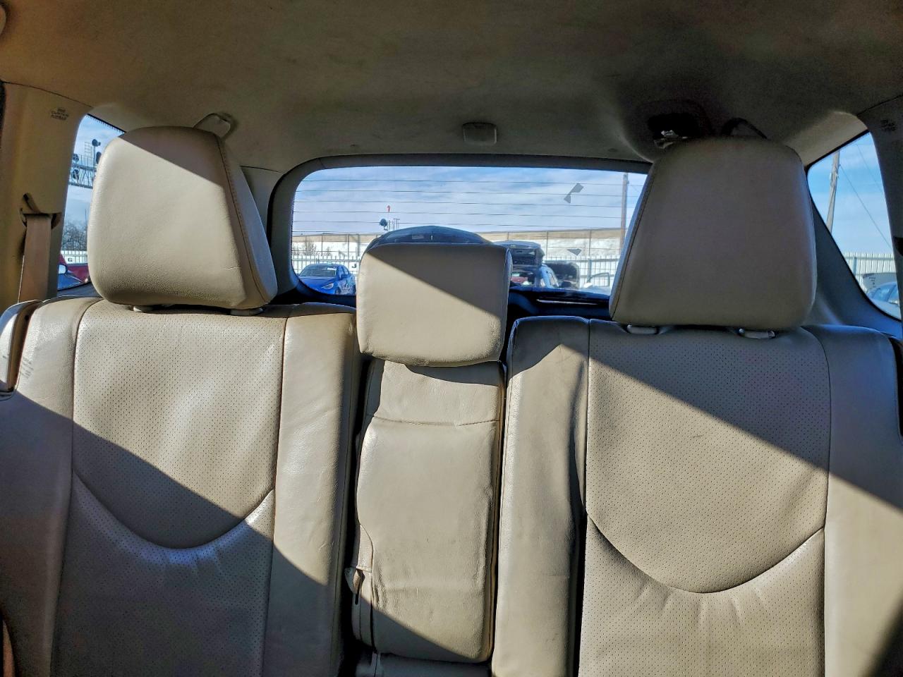 Toyota RAV4 Limited Image 9