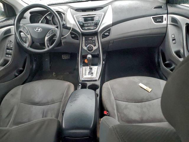 Hyundai ELANTRA Gls Image 9