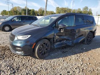  Salvage Chrysler Pacifica