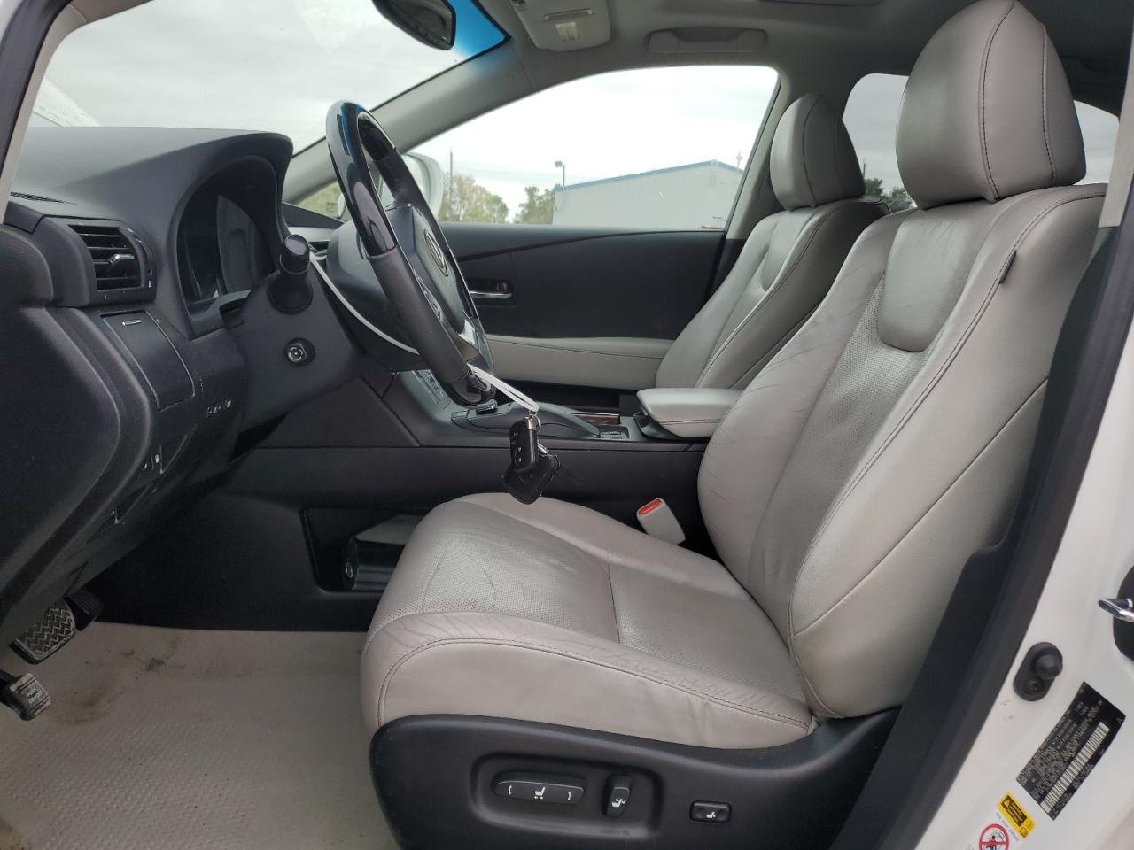 Lexus RX 350 Base Image 12