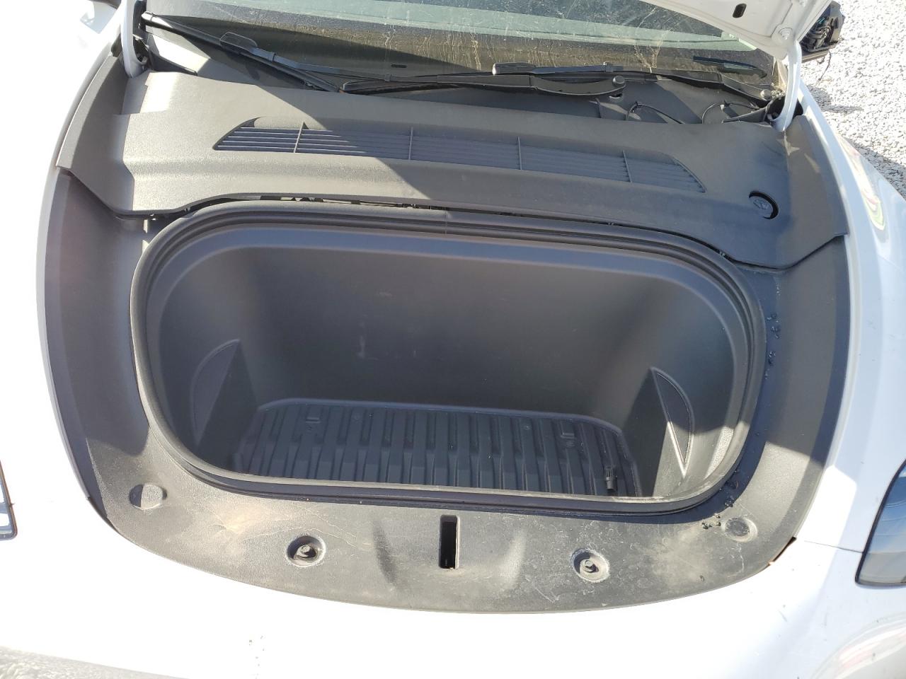 Tesla Model Y Image 10