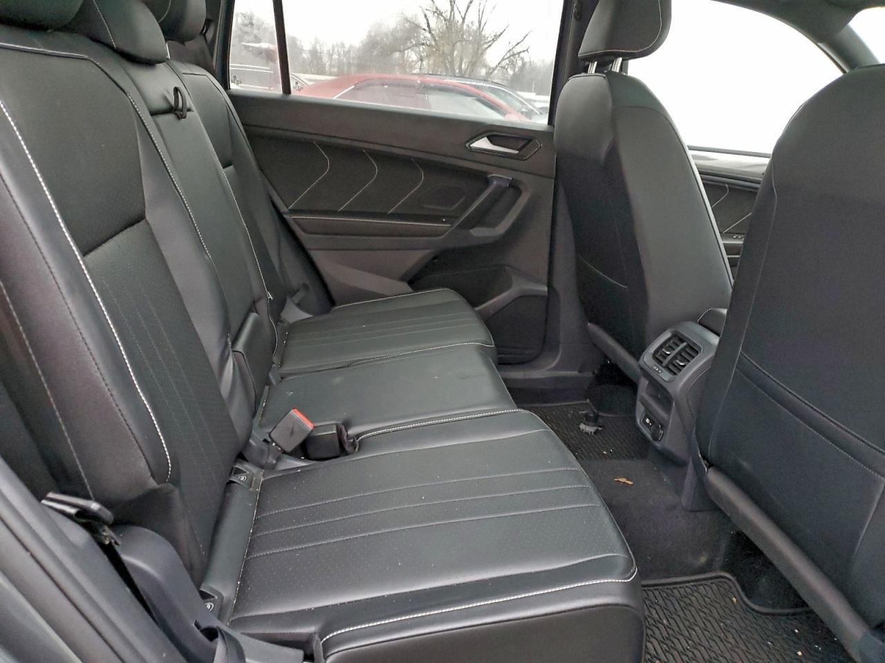 Volkswagen Tiguan Se R-line Black Image 12