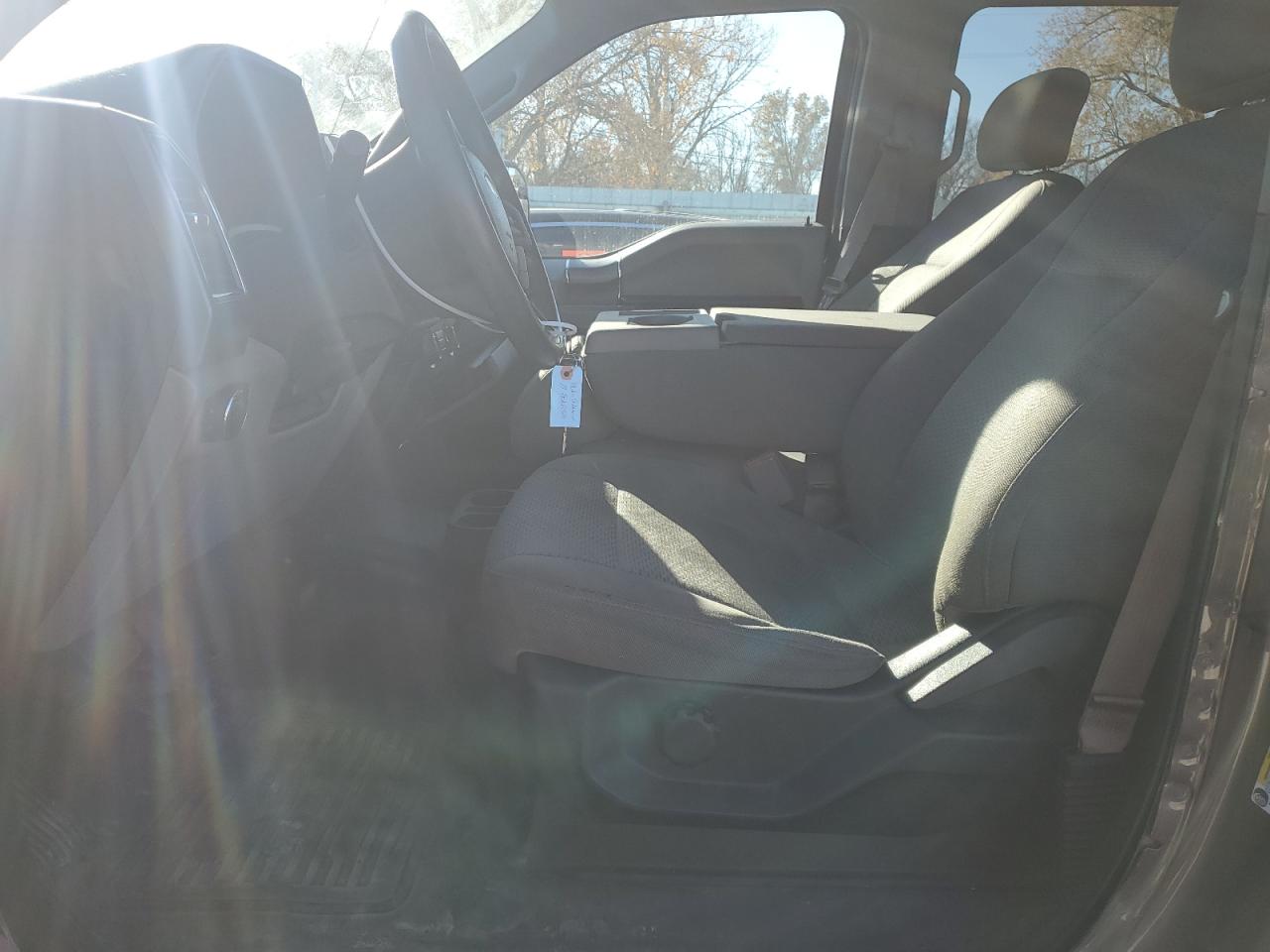 Ford F-150 Supercrew Image 8