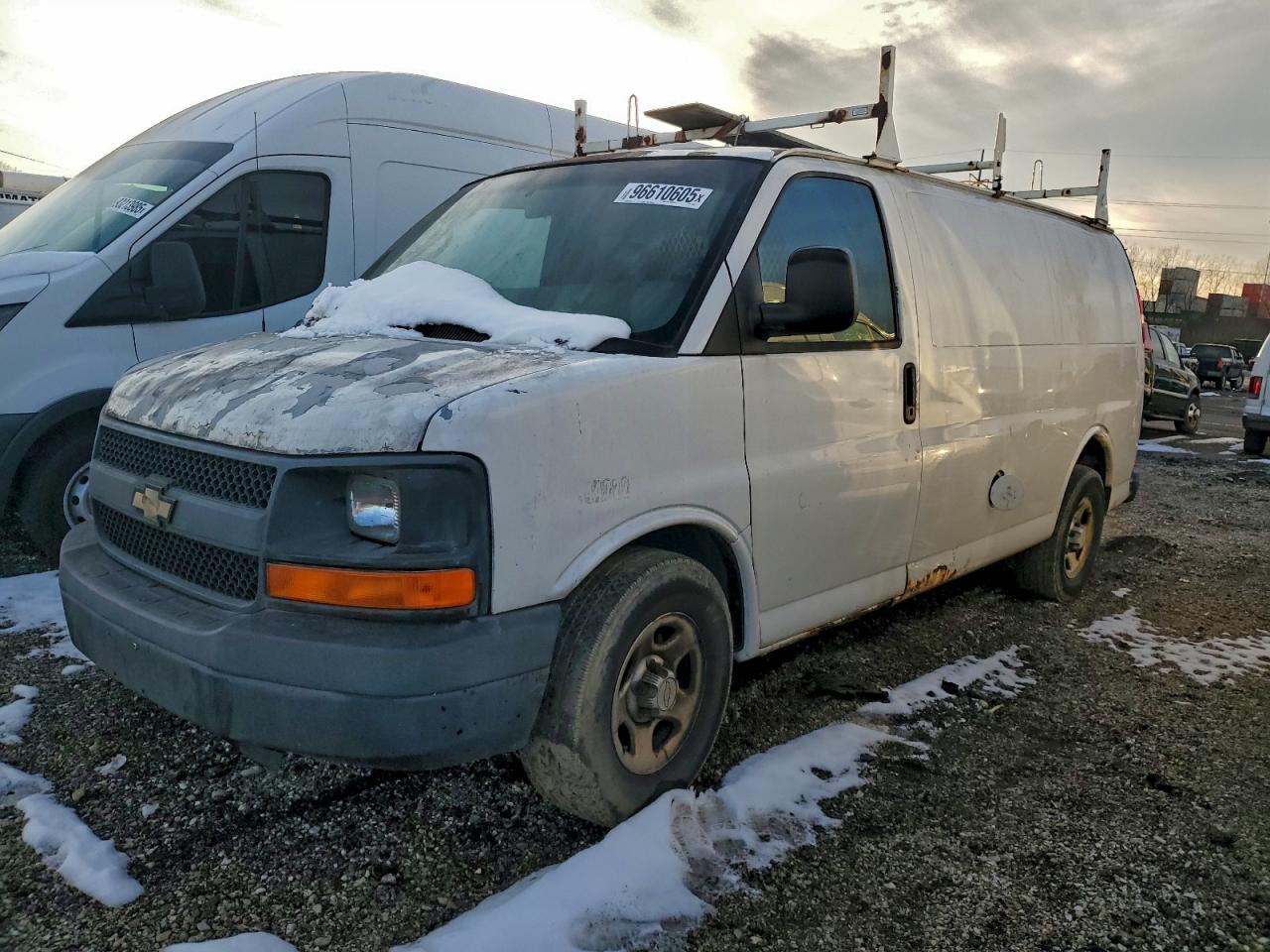 Chevrolet Express Image 1