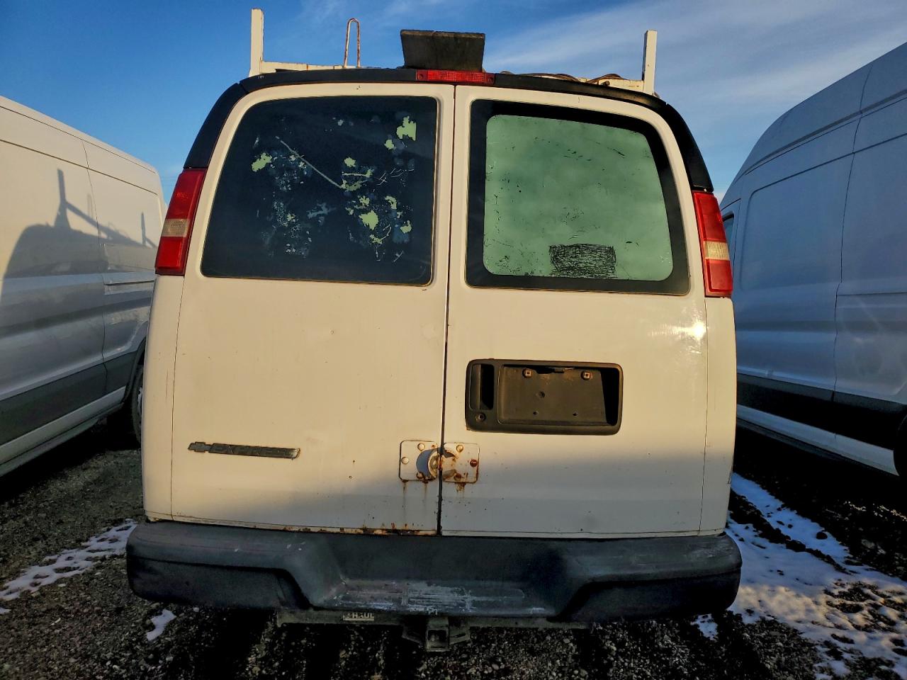 Chevrolet Express Image 3