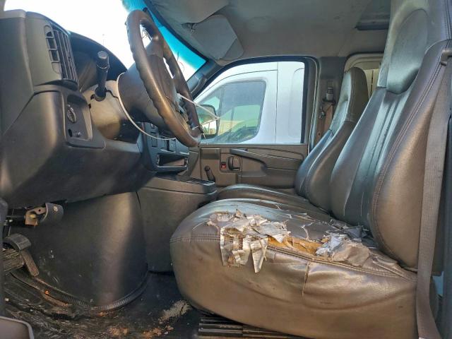 Chevrolet Express Image 13