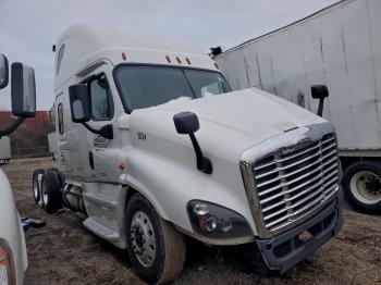  Salvage Freightliner Cascadia 1