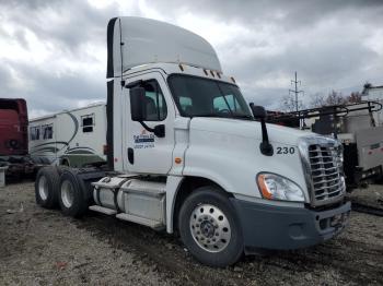  Salvage Freightliner Cascadia 1